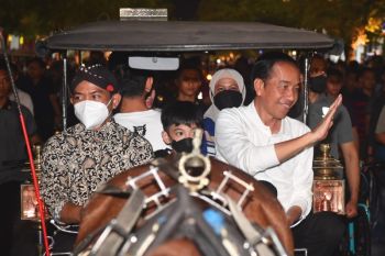Presiden nikmati Sabtu malam berkeliling Malioboro naik andong