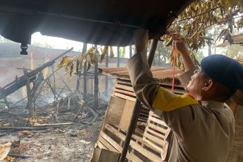 Satu unit rumah panggung di Kabupaten Bone ludes terbakar