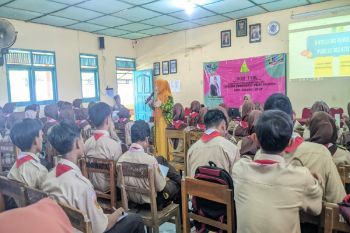 Praktisi PR UIN Walisongo berbagi ilmu ke SMK PSM Randublatung