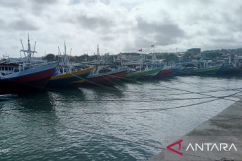 Nelayan di Kota Kupang belum melaut akibat cuaca buruk