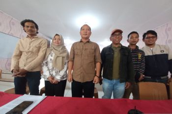 Pengrajin tenun revitalisasi songket canduang bangkitkan budaya