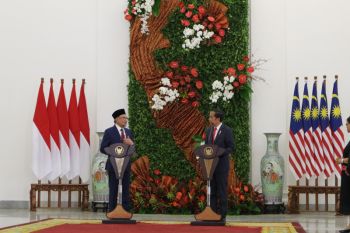 Joko Widodo menyambut baik komitmen PM Malaysia lindungi PMI