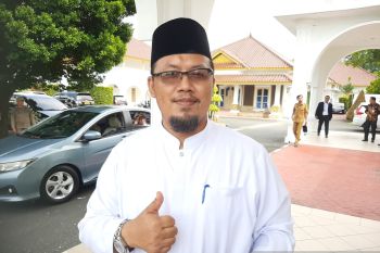 MUI Kepri minta pemda tertibkan "manusia silver"