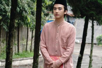 Ari Irham hayati "Bidadari Bermata Bening"