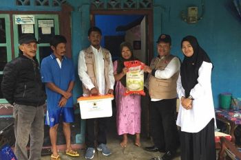 Angin kencang sebabkan atap rumah warga di Bintan rusak