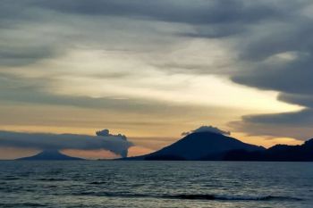 Kemarin, erupsi Gunung Anak Krakatau kembali terjadi