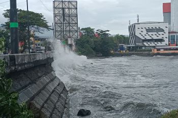 BMKG mengimbau masyarakat pesisir waspada gelombang tinggi