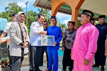 Pemprov Kepri salurkan bantuan Rp2,6 miliar untuk nelayan Lingga