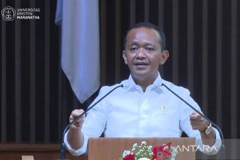 Bahlil Lahadalia optimis pemerintah capai target bangun ekosistem baterai mobil listrik