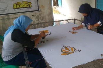 Warga Plangkrongan Magetan kenalkan motif batik "Biduan"