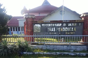 Disdik Biak sebut sekolah yayasan berperan mencerdaskan anak Papua