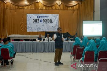 Miko Kamal: siswa mesti ikut berpartisipasi menjaga kebersihan kota