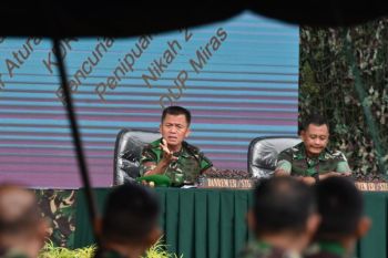Danrem 131/Santiago mengingatkan jajaran bijak dalam media sosial