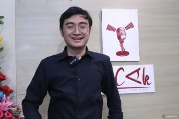 Seno Bagaskoro targetkan 50 persen milenial Surabaya pilih PDIP