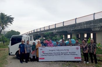 Semen Padang dukung nelayan Pantai Purus bersihkan laut dari sampah lewat Nabuang Sarok
