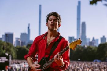 Nick Jonas rilis single gut punch eksplorasi keraguan diri