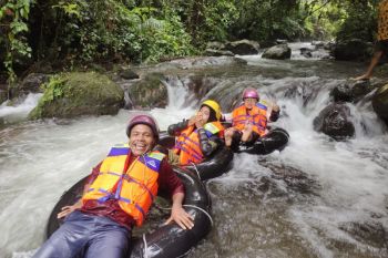 Artikel - Mengemas arung jeram jadi atraksi wisata unggulan di Matim
