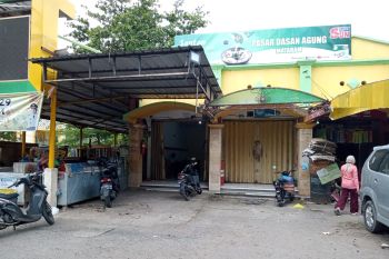 Pembayaran retribusi pasar nontunai di Kota Mataram dimulai Februari