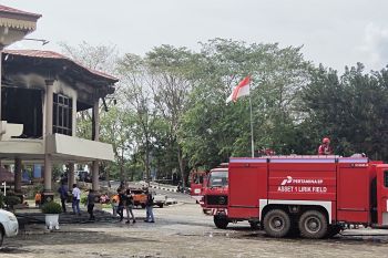 Gedung DPRD Inhu terbakar