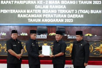 Pemkab Murung Raya serahkan tiga usulan Raperda ke DPRD