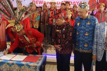 Wabup ajak pengurus DAD Bengkayang hadirkan perubahan dan kamtibmas