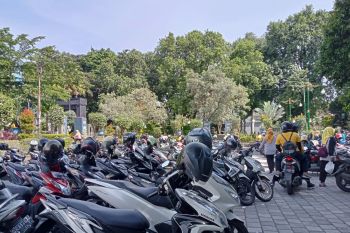 Dishub Mataram mengalihkan retribusi parkir pasar ke Disdag