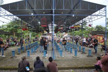 Ratusan warga ramaikan Lomba Kicau Burung diadakan Orang Muda Ganjar Yogyakarta