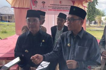 Bupati Sigi tekankan kades wajib pedomani UU Desa