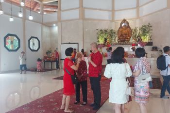 Biksu Vihara Arya Dharma ajak warga bersama-sama membangun Papua