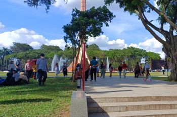Pengunjung TMII sebanyak 13.820 orang saat Imlek