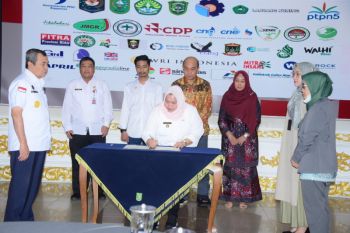 Bupati Bengkalis dukung pembangunan rendah karbon di Riau