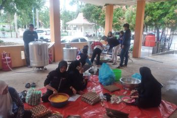 Dinsos bantu logistik dan buka dapur umum untuk warga terdampak banjir