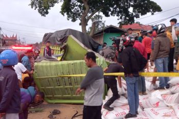 Satu orang tewas dalam kecelakaan beruntun di jalan lintas Bukittinggi - Padang