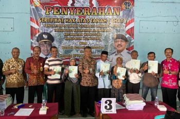 Program PTSL di Wonosobo, BPN serahkan 750 sertifikat tanah