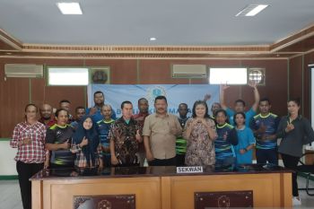 Sekwan minta aparat kehumasan DPRD Biak tingkatkan kemampuan diri