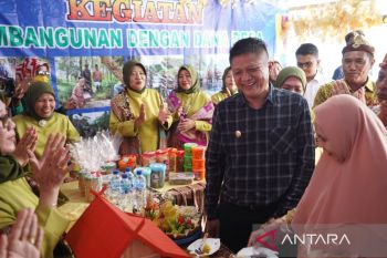 Bupati buka bazar UMKM dalam rangka HUT OKU  Timur