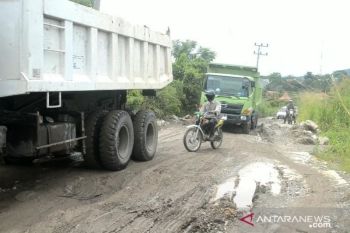 Dewan OKU minta pemerintah perbaiki jalan rusak