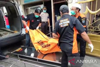 Main HP sambil dicas, warga Rohil bernama Sofian tewas tersetrum