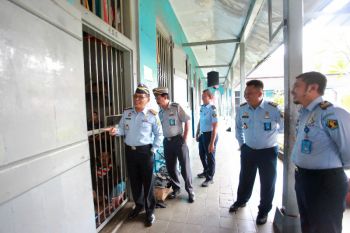 Pastikan hak warga binaan terpenuhi, Kakanwil kunjungi Lapas Magelang