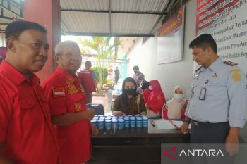 Kemenkumham Sulawesi Tenggara gandeng BNN tes urine narapidana tiga Lapas