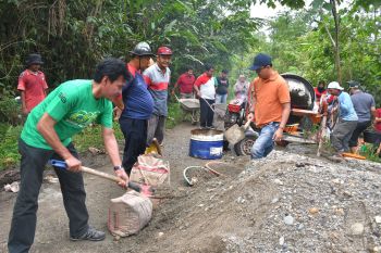 Padang Bergoro III, Semen Padang betonisasi jalan Gaduik Ketek Limau Manis Selatan sepanjang 1 KM