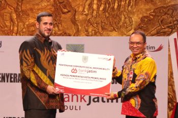Bank Jatim revitalisasi air mancur di Alun Alun Kota Probolinggo