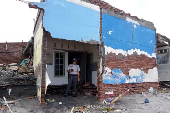 Nelayan di Mataram terdampak abrasi tidak kembali ke sempadan pantai