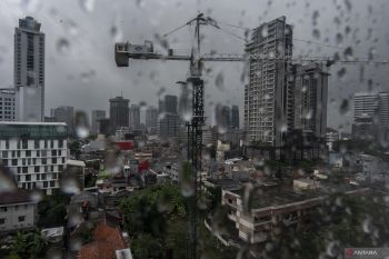 BMKG imbau sejumlah wilayah, termasuk Kepri waspadai potensi hujan lebat dan petir