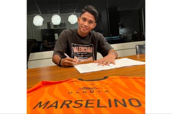 Klub Belgia KMSK Deinze kontrak Marselino Ferdinan