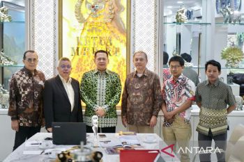 Bambang Soesatyo terima penghargaan DataGovAI 2022