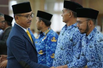 Bupati Solok Selatan lantik sembilan pejabat dorong peningkatan kinerja organisasi