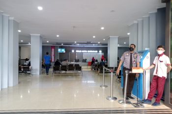 Direktur RSUD Ahmad Yani sebut korban gigitan ular bukan diabaikan, tapi stok serum kosong