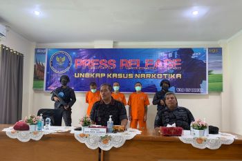 BNNP Sumbar tangkap tiga pemuda asal Payakumbuh bawa 24 kilogram ganja kering
