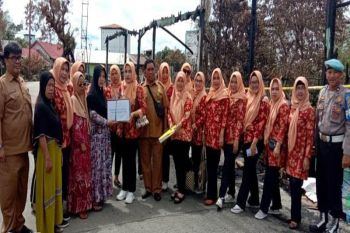 DWP Barut serahkan bantuan kebakaran di Kelurahan Lahei II